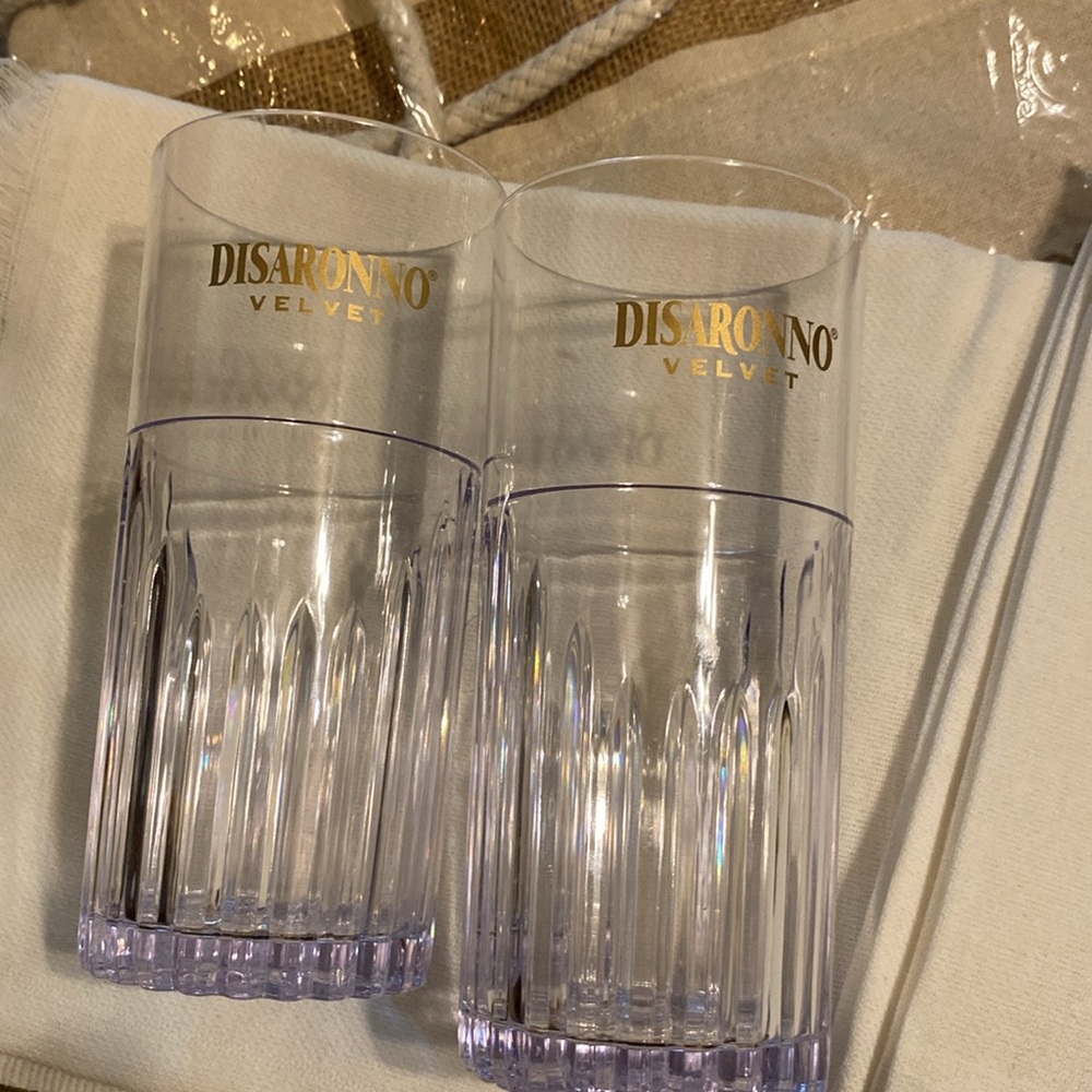 Disaronno Beach Set. - Picture 5 of 5